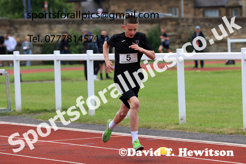 Middle Distance, 2026 Northumberland Schools Track and Field, Wentworth, Hexhan. Photo: David T. Hewitson/Sports for All Pics